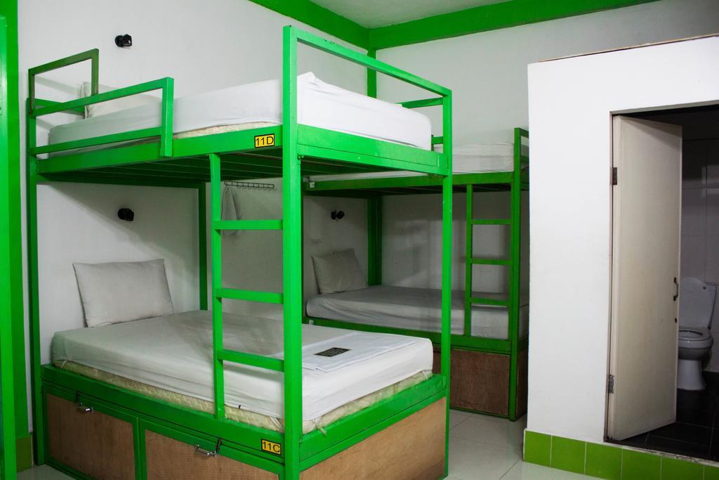 Top Banana Guesthouse & Rooftop Bar Phnom Penh Dış mekan fotoğraf
