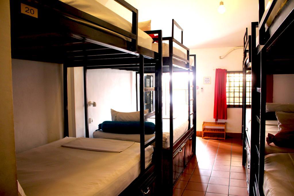 Top Banana Guesthouse & Rooftop Bar Phnom Penh Dış mekan fotoğraf
