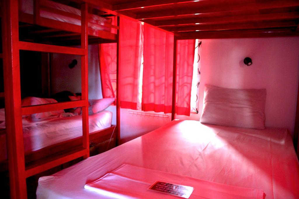 Top Banana Guesthouse & Rooftop Bar Phnom Penh Dış mekan fotoğraf