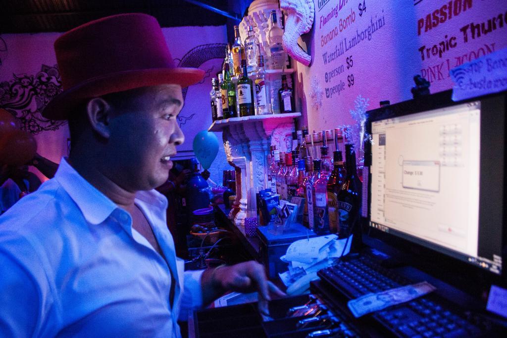 Top Banana Guesthouse & Rooftop Bar Phnom Penh Dış mekan fotoğraf